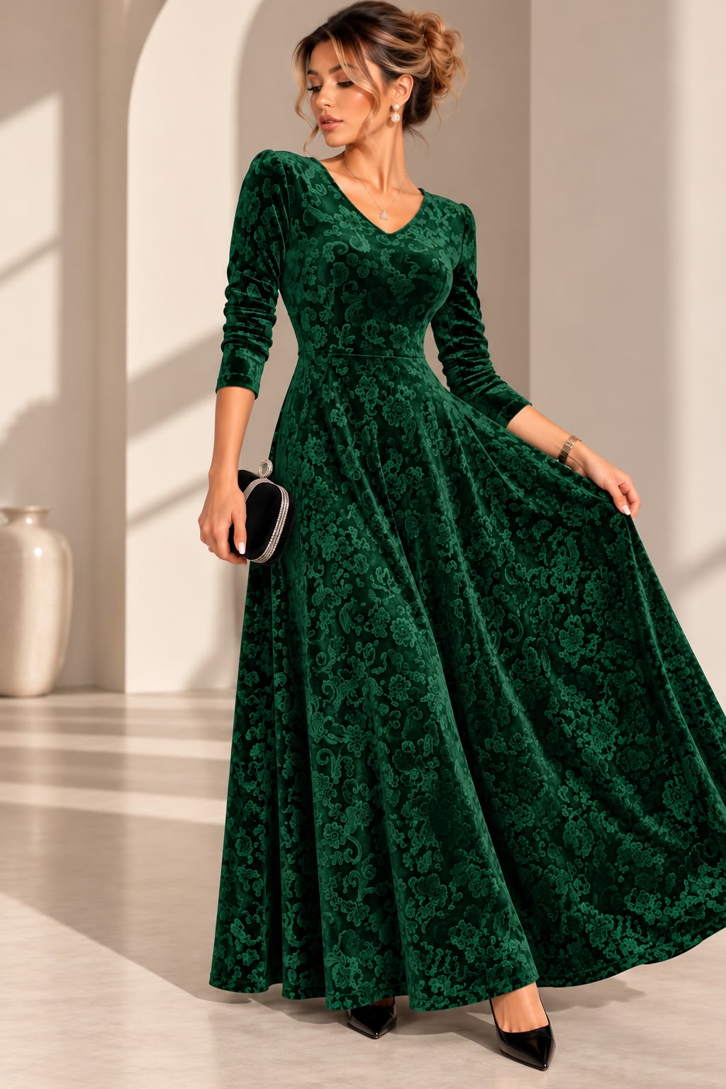 Women's Green Plus Size Velvet Long Sleeve Maxi Dress