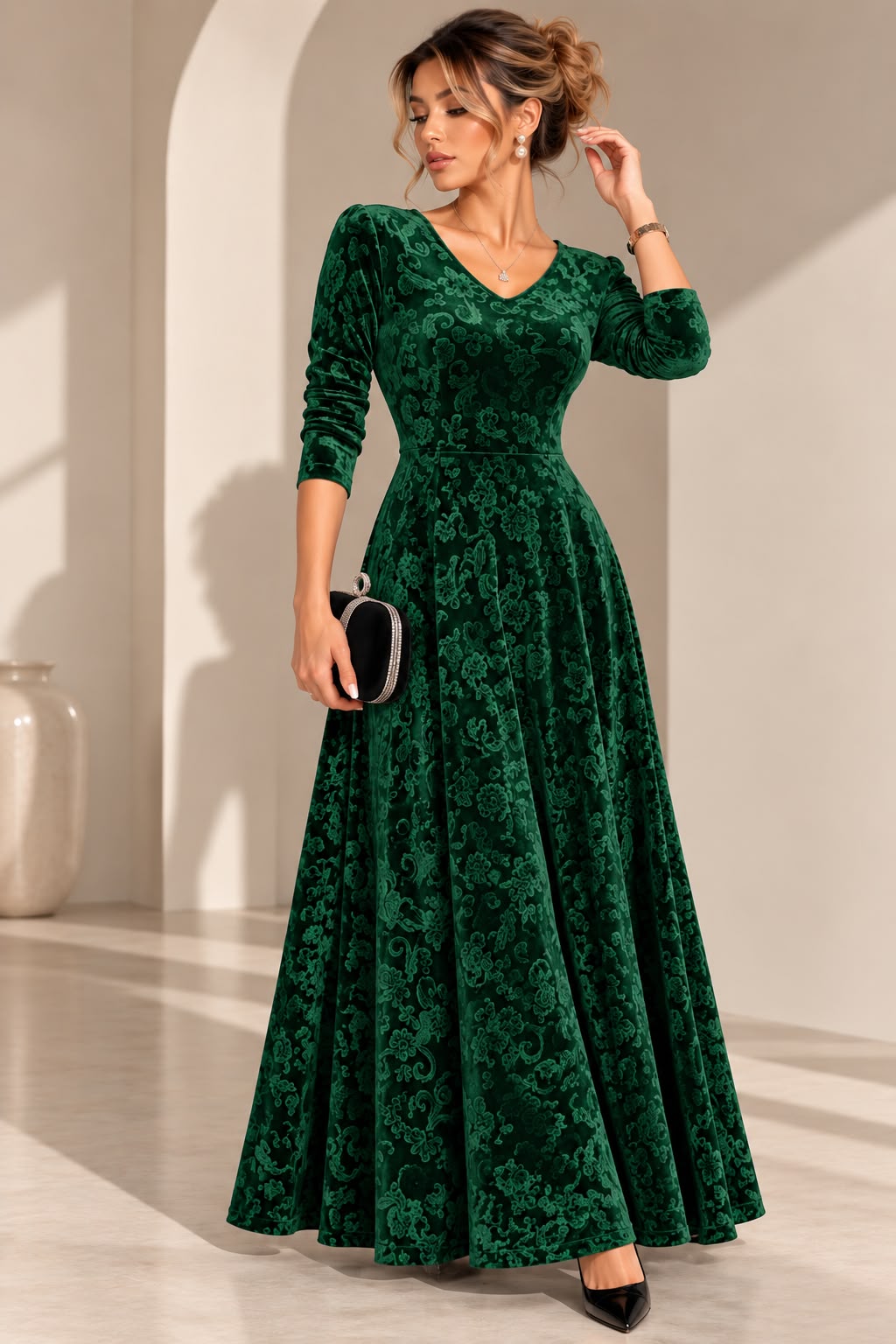 Women's Green Plus Size Velvet Long Sleeve Maxi Dress