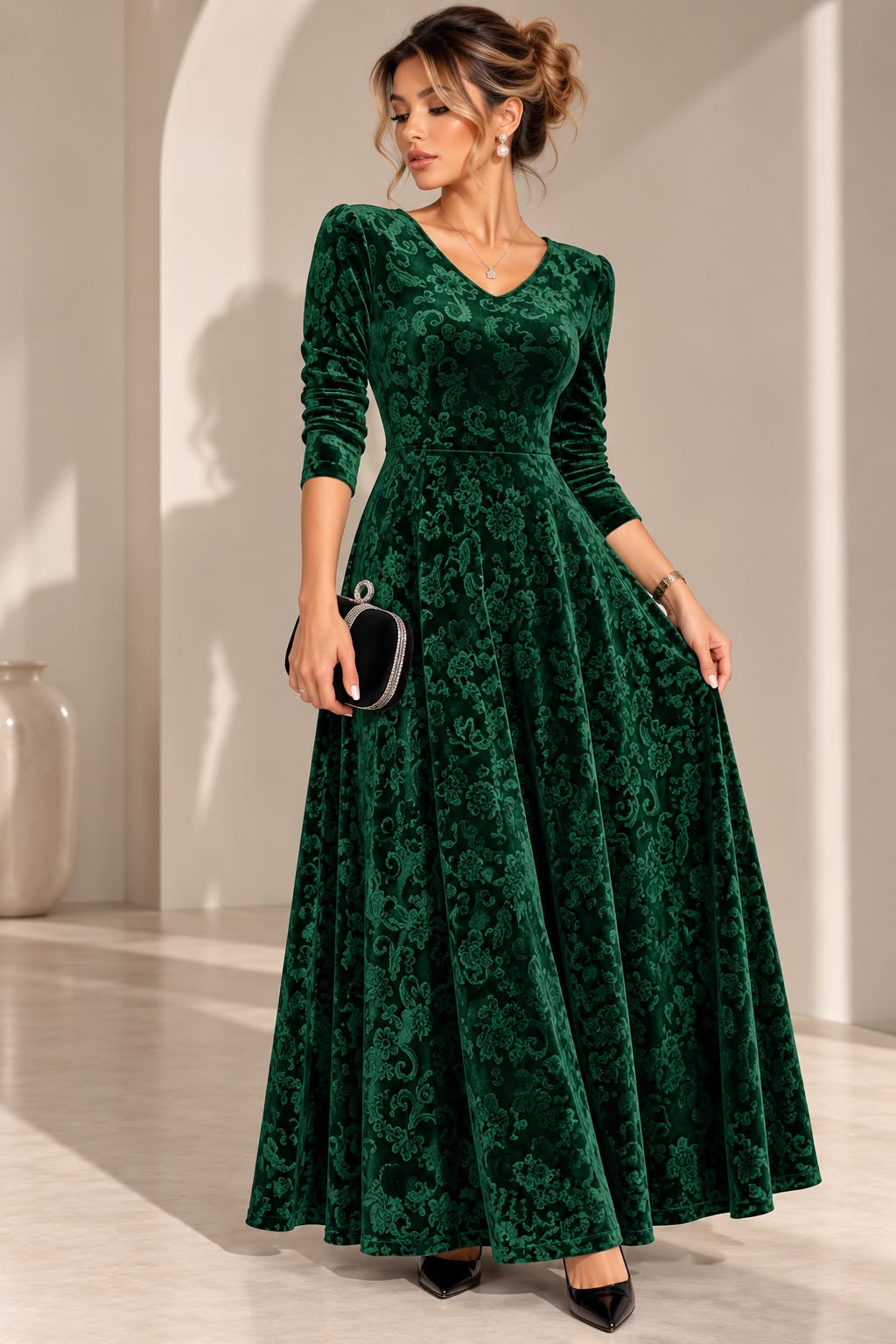 Women's Green Plus Size Velvet Long Sleeve Maxi Dress